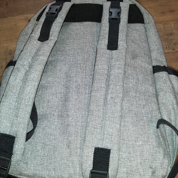 Grey Skip Hop Duo backpack diaper bag - Picture 5 of 6